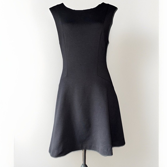 FREE PEOPLE Black Cha Cha Sleeveless Fit & Flare Dress Womens size Medium - Picture 2 of 4
